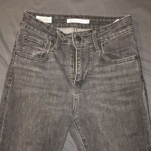 Levi high-waist jeans size 25